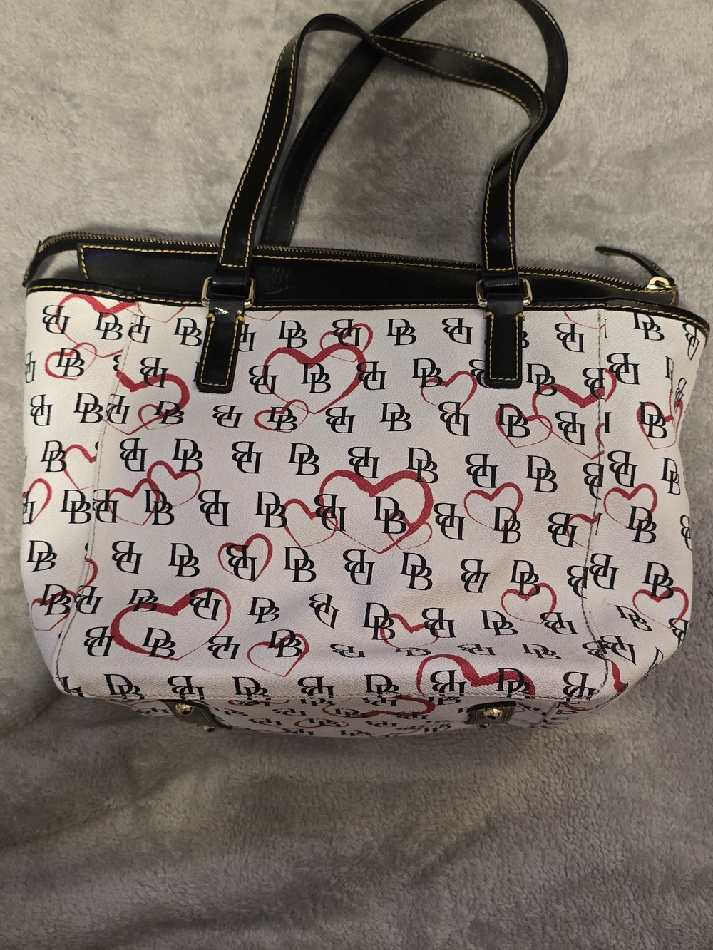 Dooney & Bourke White Heart-Print Logo Tote - Picture 2 of 11